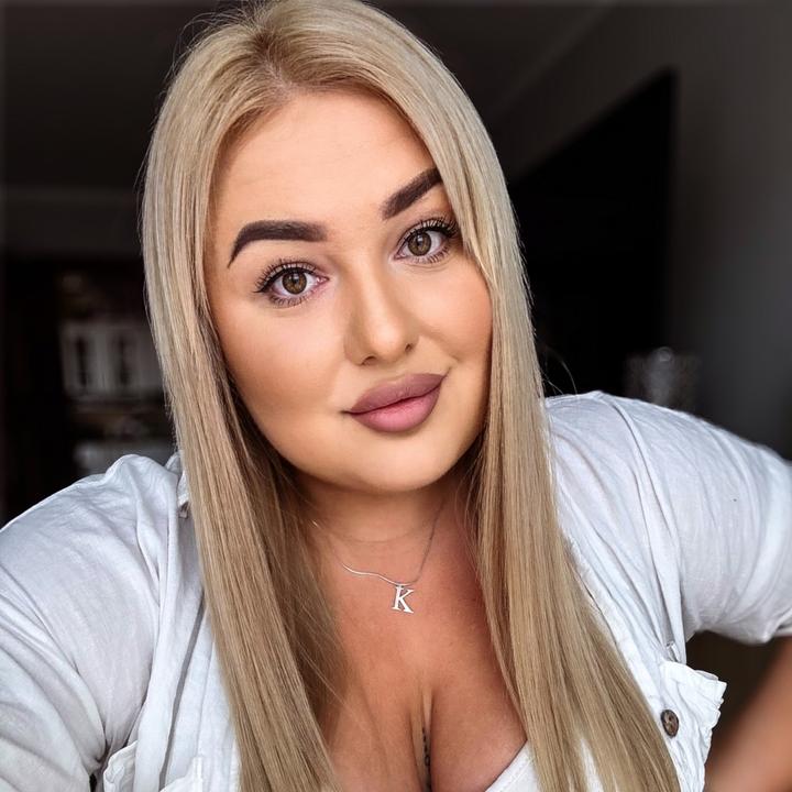 karolajnaa28 avatar